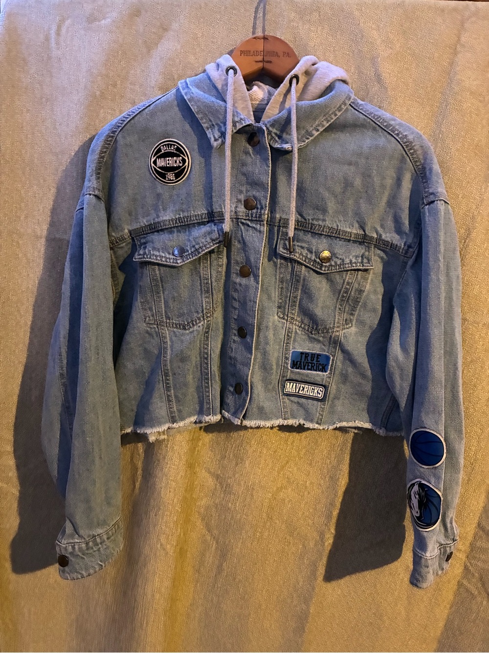 Dallas maverick Light Denim Hoodie - crop jacket size M